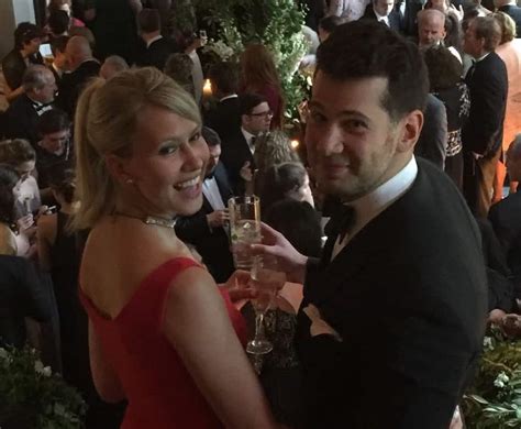 steven crowder married|Everything We Know About Steven Crowder’s Wife。